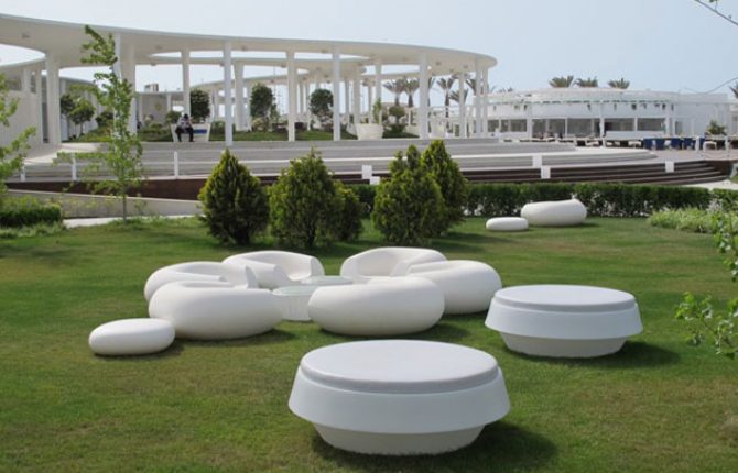 slide-gallery-contract-hotel-amburan-beach-club-baku-chubby-gio-pouf-2013